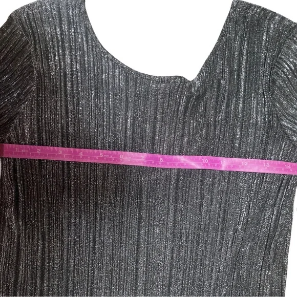 Shine Bright Black and Silver Long Sleeve Bodycon Dress
Amuse Society Small - Picture 10 of 14